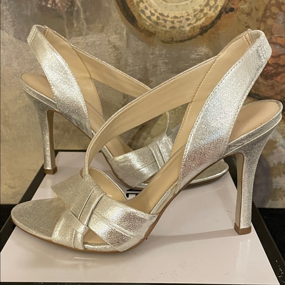 Nine West Silver Heels - Picture 9 of 10